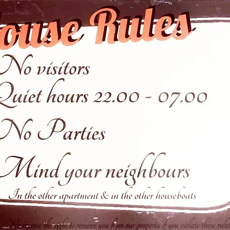 Houseboat With Water Terrace, Free Bikes & Fast Wifi 4*