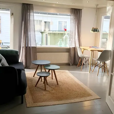 Pensión Houseboat With Water Terrace, Free Bikes & Fast Wifi Ámsterdam