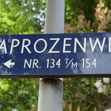 Houseboat With Water Terrace, Free Bikes & Fast Wifi בית הארחה 4*