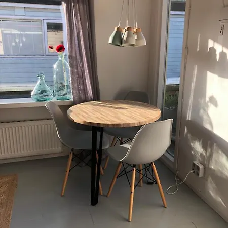 בית הארחה Houseboat With Water Terrace, Free Bikes & Fast Wifi אמסטרדם