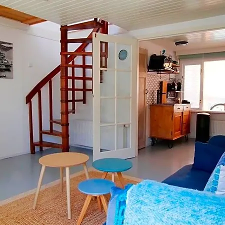 Pensión Houseboat With Water Terrace, Free Bikes & Fast Wifi