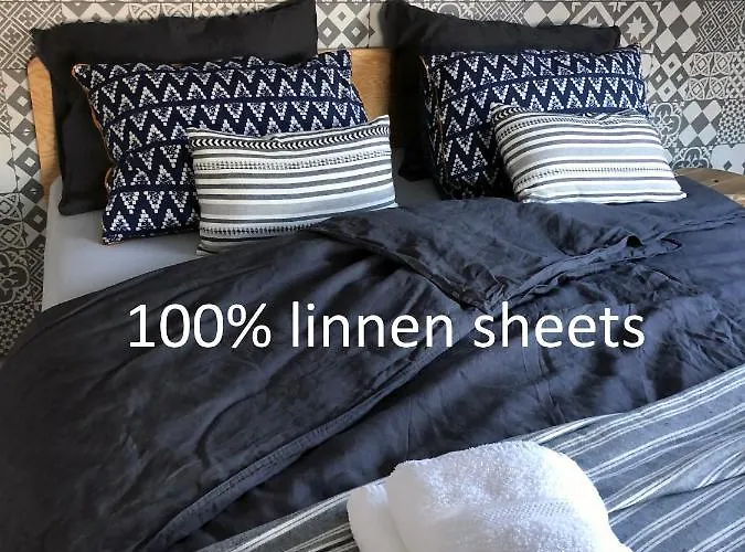 Houseboat With Water Terrace, Free Bikes & Fast Wifi בית הארחה 4*