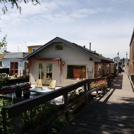 فندق مبيت وإفطار Houseboat With Water Terrace, Free Parking, Free Bikes & Fast Wifi