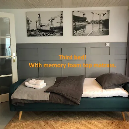 Houseboat With Water Terrace, Free Bikes & Fast Wifi 4*