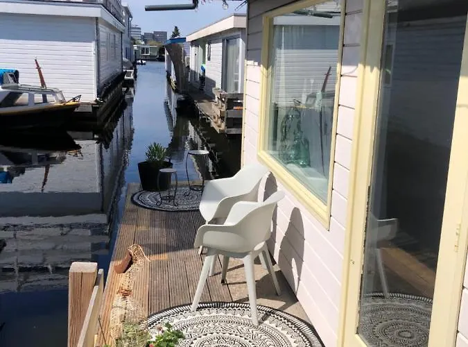 Houseboat With Water Terrace, Free Bikes & Fast Wifi Gasthuis Amsterdam